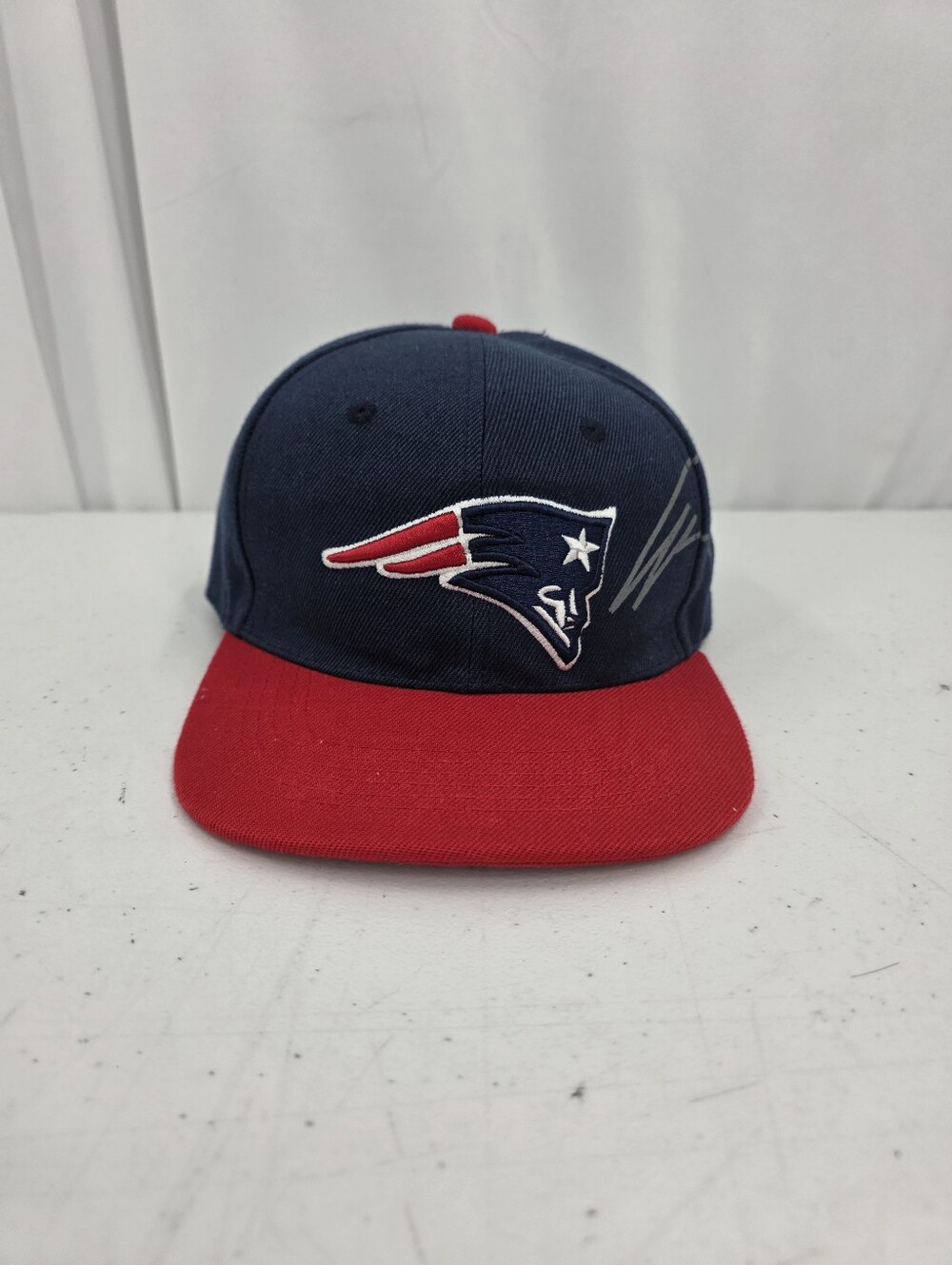 New Era 9Fifty NFL New England Patriots SnapBack Blue Red Hat Adjustable EUC.